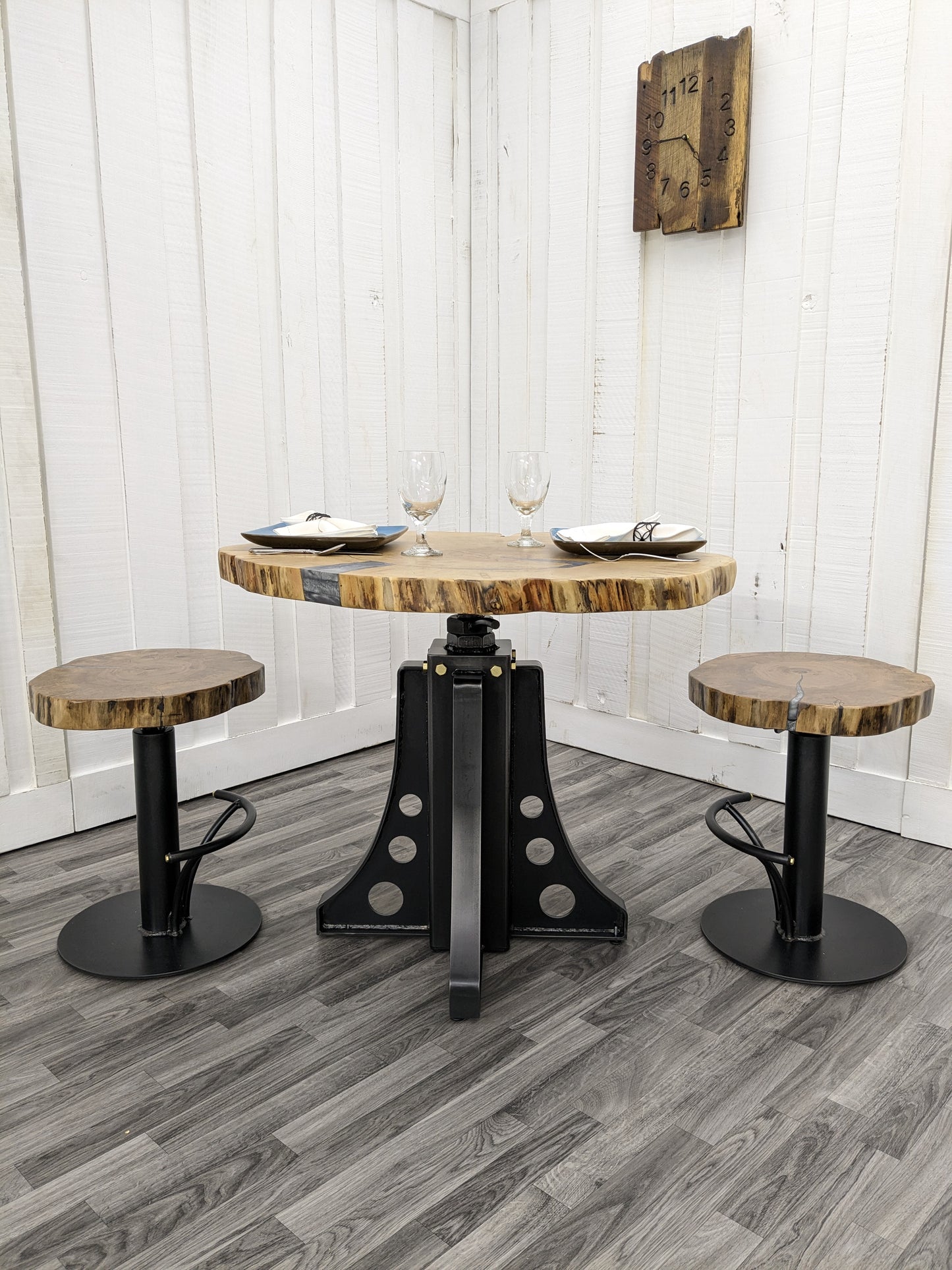 Great Lakes Adjustable Height Dining-Pub Table